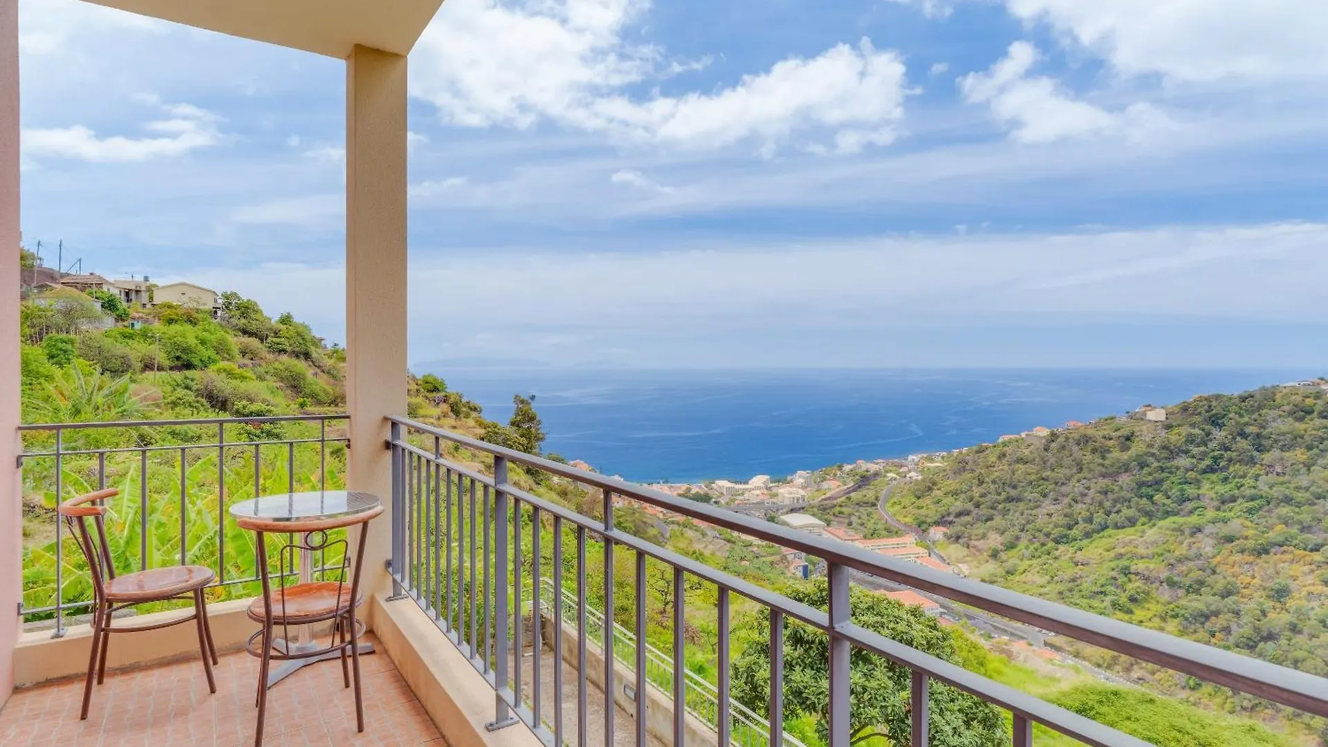 Villa Flor Santa Cruz  Holiday home Santa Cruz (Madeira)